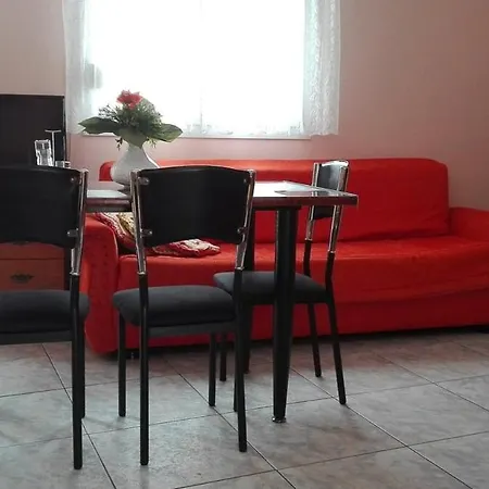 On 4th Floor With A Huge Balcony! 10 Min Away From Metro!