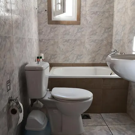 On 4th Floor With A Huge Balcony! 10 Min Away From Metro! Apartment Thessaloniki