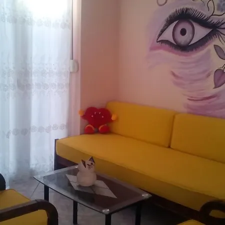On 4th Floor With A Huge Balcony! 10 Min Away From Metro! Apartment