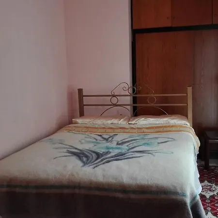 Apartment On 4th Floor With A Huge Balcony! 10 Min Away From Metro! Thessaloniki